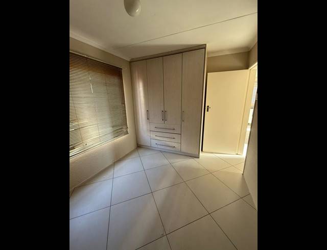 2 BEDROOM HOUSE FOR SALE IN ROSSLYN